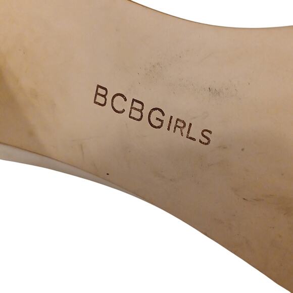 BCBG Leather Heels Open Toe Pumps Sz 10B Ivory Gold Emblem Accent BCBGirls City - Picture 9 of 16